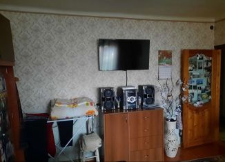 Продается 3-комнатная квартира, 56.3 м2, станица Новотитаровская, Советская улица, 73