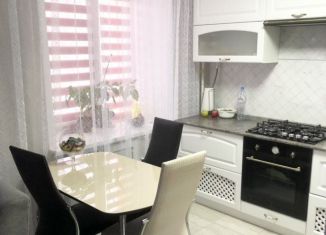 Продается трехкомнатная квартира, 60 м2, Щёкино, улица Емельянова, 34/3