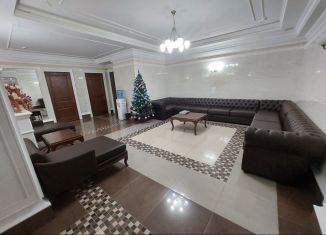 Продам 2-комнатную квартиру, 44 м2, Екатеринбург, улица Тверитина, 46, улица Тверитина