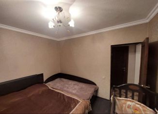 Продаю двухкомнатную квартиру, 50 м2, Владикавказ, проспект Доватора, 35-й микрорайон