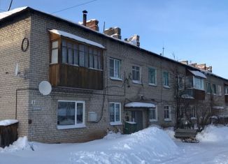Продается 3-комнатная квартира, 47 м2, поселок Островское, улица Гагарина, 11