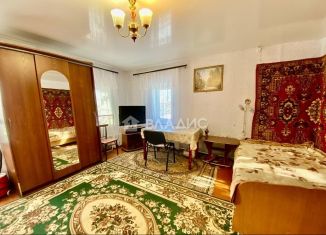 Продаю 2-комнатную квартиру, 63 м2, поселок городского типа Шемышейка, Комсомольская улица, 2