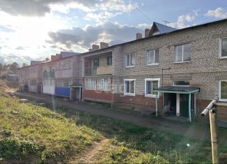 Продается двухкомнатная квартира, 48 м2, село Калтасы, улица Ленина, 48