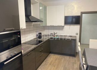 Трехкомнатная квартира в аренду, 90 м2, Тюмень, улица Московский Тракт, 143к5