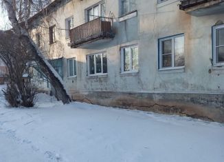 Двухкомнатная квартира на продажу, 44 м2, Иркутская область, улица Ангарстроя, 3