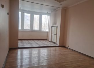 Продается 2-ком. квартира, 68.5 м2, Барнаул, улица Короленко, 91