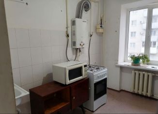 2-ком. квартира в аренду, 45 м2, Шахты, улица Искра, 65Б