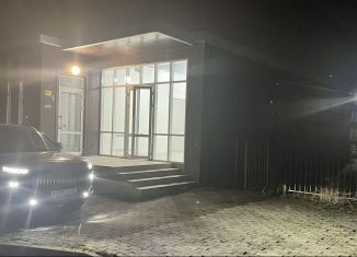 Сдаю в аренду помещение свободного назначения, 130 м2, Чечня, улица имени Ахмат-Хаджи Кадырова, 283