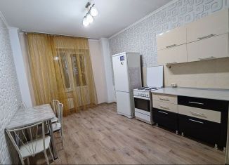 Сдам двухкомнатную квартиру, 70 м2, Абакан, улица Торосова, 7к1