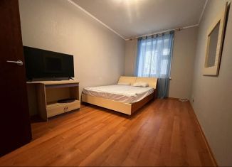 Сдам в аренду 2-ком. квартиру, 74 м2, Татарстан, улица Космонавтов, 39Б