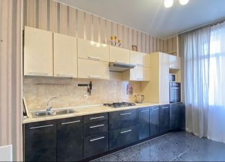 Сдам в аренду 2-ком. квартиру, 60 м2, Татарстан, Краснококшайская улица, 119