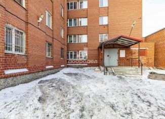 Продам 2-ком. квартиру, 37 м2, Екатеринбург, улица Лётчиков, 12, Железнодорожный район