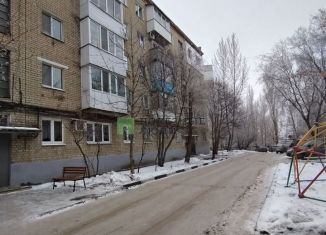 Продам 2-ком. квартиру, 42 м2, Саратов, Высокая улица, 18, Кировский район