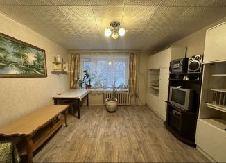 Сдаю в аренду 2-ком. квартиру, 50 м2, Кимры, улица Челюскинцев, 17А