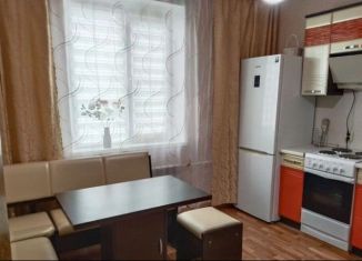 Продается 1-комнатная квартира, 35.8 м2, Курск, проспект Вячеслава Клыкова