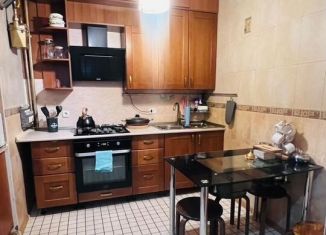 Сдача в аренду 4-ком. квартиры, 90 м2, Карачаево-Черкесия, улица Лободина, 47