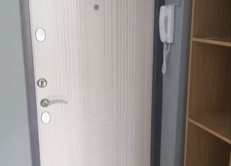 Продаю 2-ком. квартиру, 55.6 м2, Калмыкия, 8-й микрорайон, 11