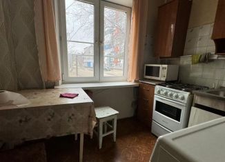 Продаю 3-ком. квартиру, 63 м2, Астрахань, улица Адмирала Нахимова, 137