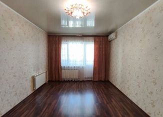 Продаю трехкомнатную квартиру, 74 м2, Астрахань, улица Куликова, 64