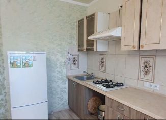 Продам 1-ком. квартиру, 45 м2, Зеленоградск, улица Тургенева, 14В