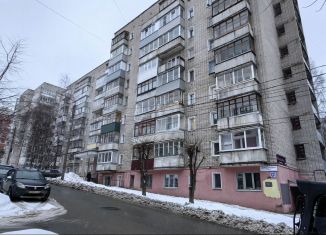 Продаю 1-ком. квартиру, 32 м2, Киров, улица Володарского, 75