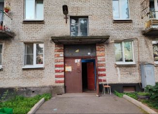 Продается 2-комнатная квартира, 42.6 м2, Ленинградская область, Офицерская улица, 6