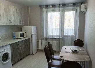 Сдам 2-ком. квартиру, 61 м2, Ростов-на-Дону, улица Теряева, 8, ЖК Платовский