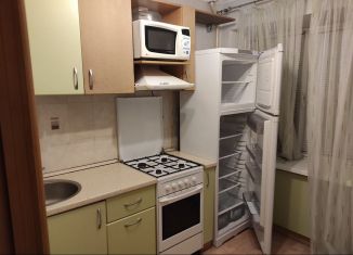 Сдаю 2-ком. квартиру, 47 м2, Курск, Почтовая улица, 2