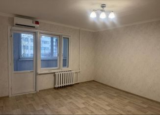 Продам 1-комнатную квартиру, 35 м2, Алушта, Октябрьская улица, 36