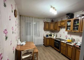 Продается трехкомнатная квартира, 75 м2, Уфа, Ленинский район, улица Лётчиков, 2к1