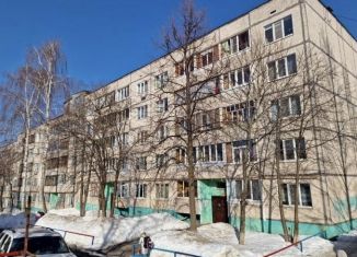 Сдам в аренду 1-ком. квартиру, 36 м2, Чувашия, улица Ахазова, 2