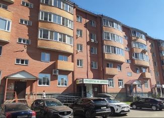 Продам 3-ком. квартиру, 90 м2, Абакан, проспект Дружбы Народов, 43А