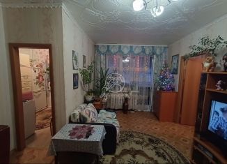 Продаю двухкомнатную квартиру, 44 м2, Новоуральск, улица Ленина, 102