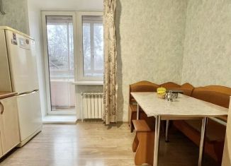 2-ком. квартира на продажу, 54 м2, Новомосковск, Пионерская улица, 18Жк1