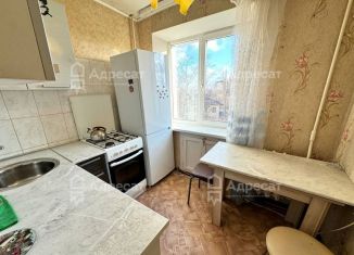 Сдаю 2-ком. квартиру, 45 м2, Волгоград, улица Маршала Ерёменко, 146