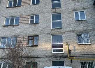 Продаю двухкомнатную квартиру, 42 м2, Барнаул, улица Георгия Исакова, 145