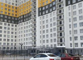 Продаю 2-ком. квартиру, 55 м2, Тверь, улица Левитана, 93А