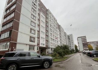 Продам 2-комнатную квартиру, 53.7 м2, Новгородская область, улица Кочетова, 3