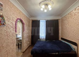 Продам 2-ком. квартиру, 33 м2, Сокол, улица Суворова, 10