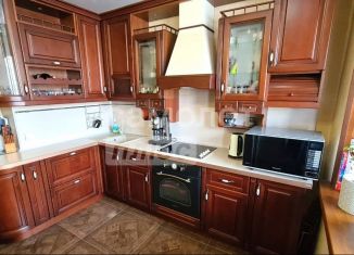 Продажа трехкомнатной квартиры, 71.7 м2, Петропавловск-Камчатский, улица Виталия Кручины, 6