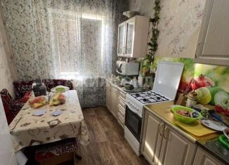 Продаю 3-ком. квартиру, 70 м2, Астрахань, Бульварная улица, 8