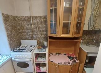 Сдается в аренду 1-комнатная квартира, 32 м2, Екатеринбург, улица Лобкова, 36, метро Проспект Космонавтов