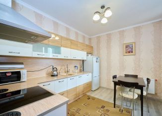 Продаю 2-ком. квартиру, 74 м2, Краснодар, улица Александра Покрышкина, 4/9