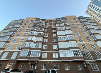 Продается 4-ком. квартира, 143 м2, Грозный, улица Ризвана Исаевича Гайдабаева, 39