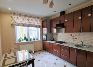 Сдаю трехкомнатную квартиру, 92 м2, Тула, улица Пузакова, 25