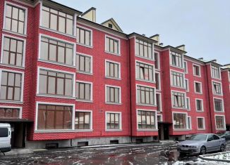 Продается 3-ком. квартира, 82 м2, Кабардино-Балкариия, улица Шогенова, 75