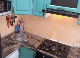 Продам 2-комнатную квартиру, 46.2 м2, посёлок городского типа Новоозёрное, улица Героев-Десантников