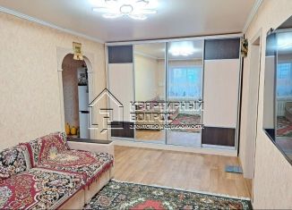 Продается 2-ком. квартира, 44 м2, Кумертау, улица Горького, 8