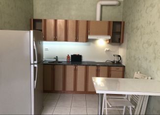 Сдача в аренду 2-ком. квартиры, 55 м2, Аксай, улица Шевченко, 42