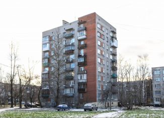 Продам 3-комнатную квартиру, 57.9 м2, Санкт-Петербург, улица Белы Куна, 21к2, метро Международная